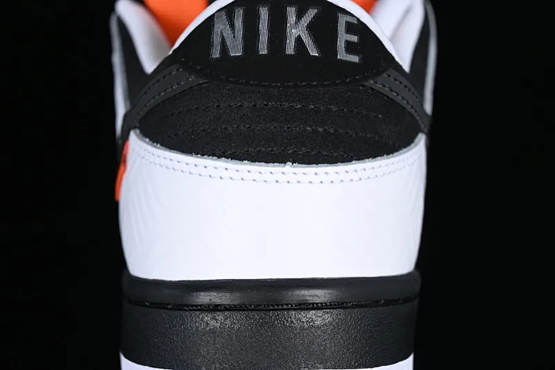 All categories Nk SB Dunk series Nk SB Dunk Low low-top sneakers J version Tightbooth x Nk SB Dunk joint model Reverse Panda SB low-top casual sports skateboard shoes FD2629-100